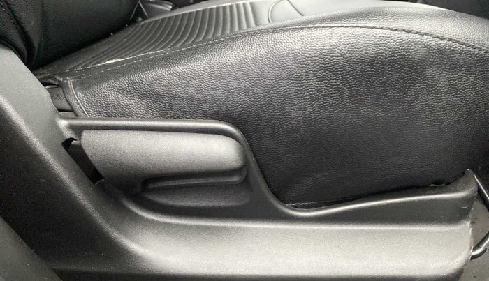 2017 Maruti Swift VXI O, Petrol, Manual, 32,914 km, Driver Side Adjustment Panel