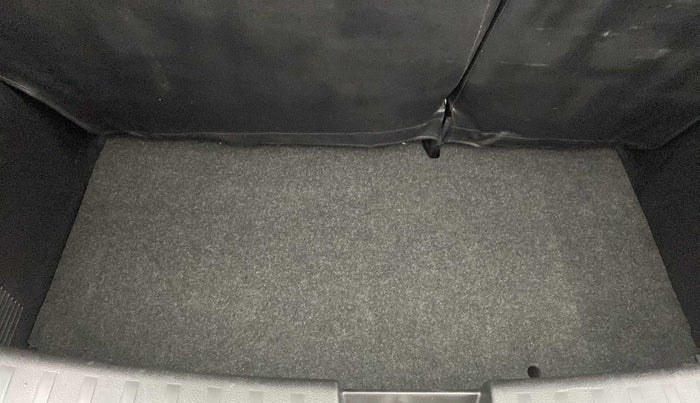 2017 Maruti Swift VXI O, Petrol, Manual, 32,914 km, Boot Inside