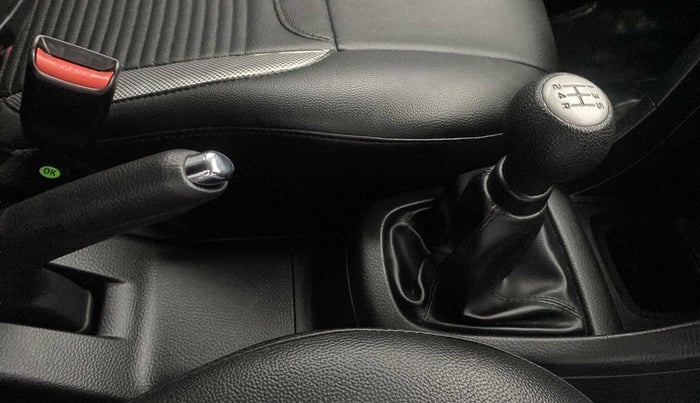 2017 Maruti Swift VXI O, Petrol, Manual, 32,914 km, Gear Lever