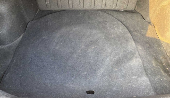 2014 Hyundai Verna FLUIDIC 1.4 VTVT CX, Petrol, Manual, 43,417 km, Boot Inside