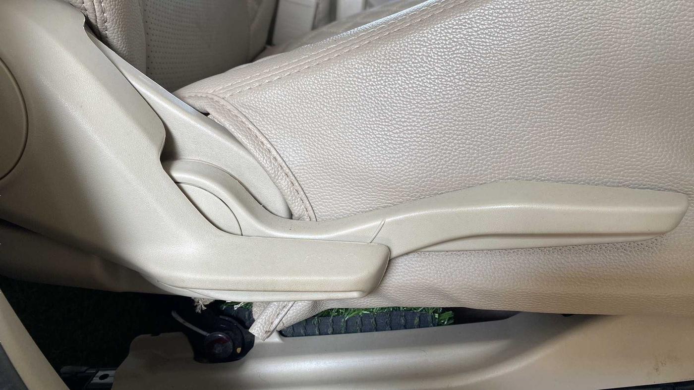 2020 Maruti Dzire ZXI, Petrol, Manual, 10,758 km, Driver Side Adjustment Panel