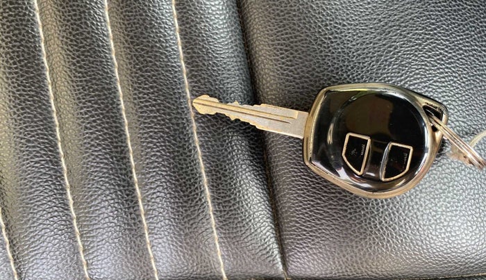 2013 Maruti Wagon R 1.0 VXI, Petrol, Manual, 64,611 km, Key Close Up