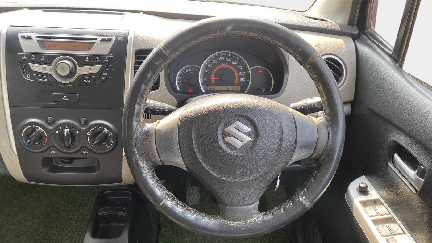 2013 Maruti Wagon R 1.0 VXI, Petrol, Manual, 64,611 km, Steering Wheel Close Up