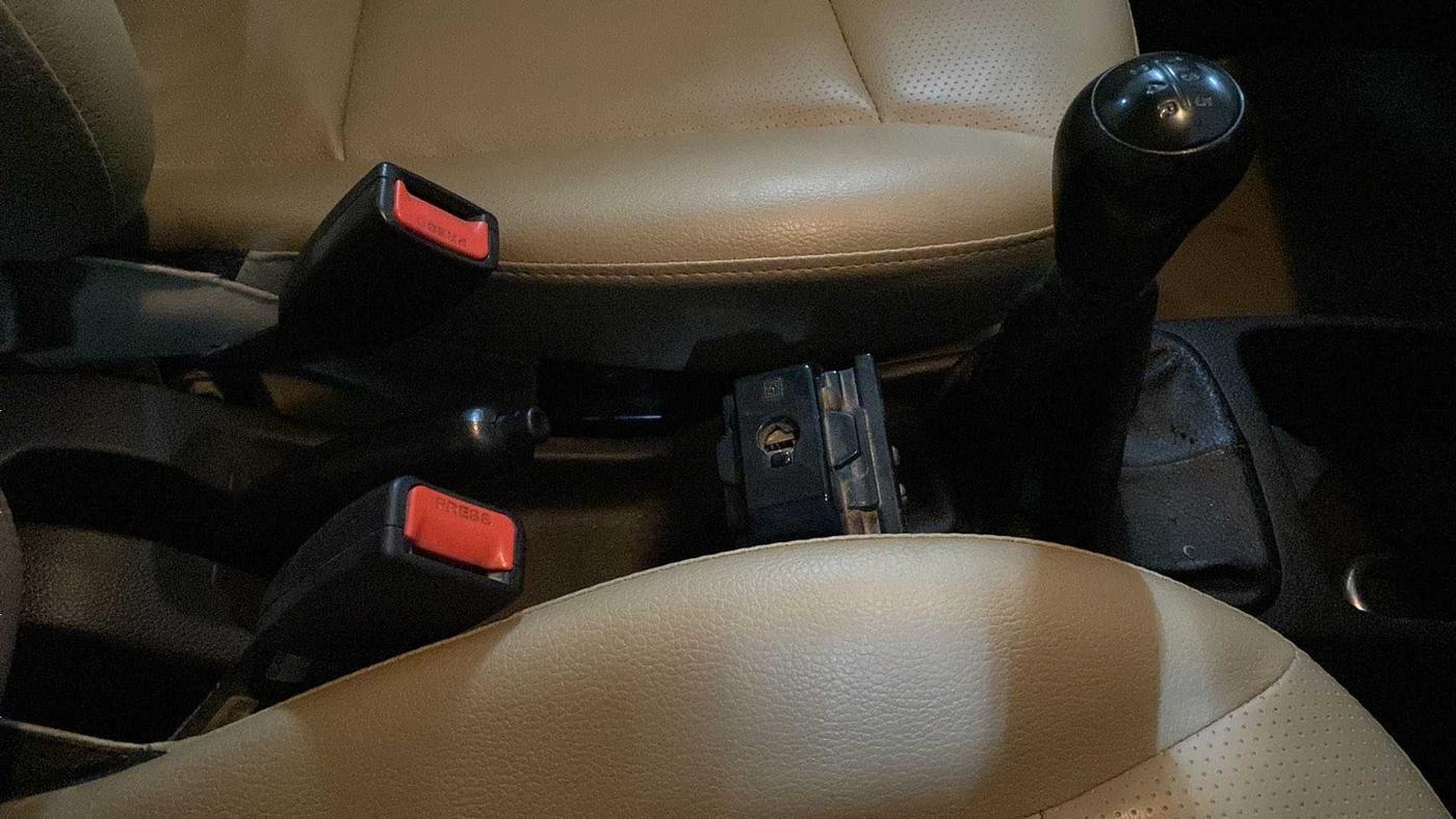 2018 Hyundai Eon ERA +, Petrol, Manual, 81,143 km, Gear Lever