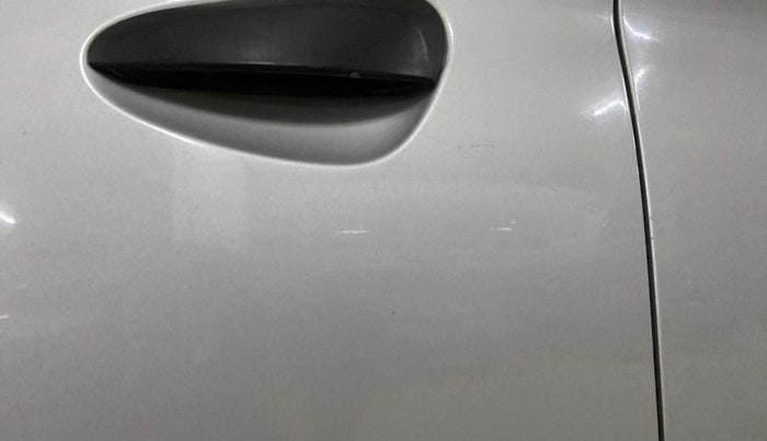 2018 Hyundai Eon ERA +, Petrol, Manual, 81,143 km, Front passenger door - Slightly dented