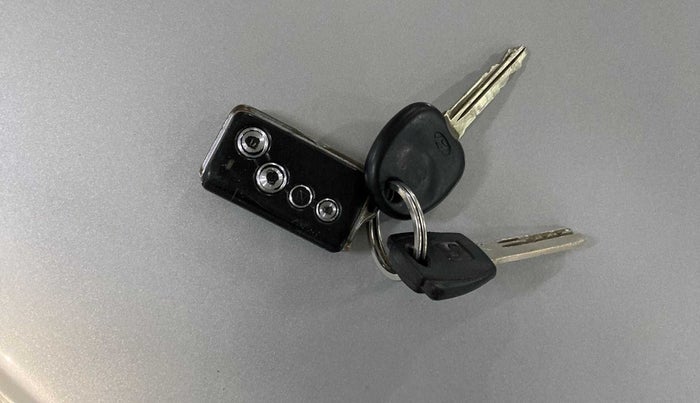 2018 Hyundai Eon ERA +, Petrol, Manual, 81,143 km, Key Close Up