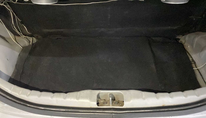 2018 Hyundai Eon ERA +, Petrol, Manual, 81,143 km, Boot Inside