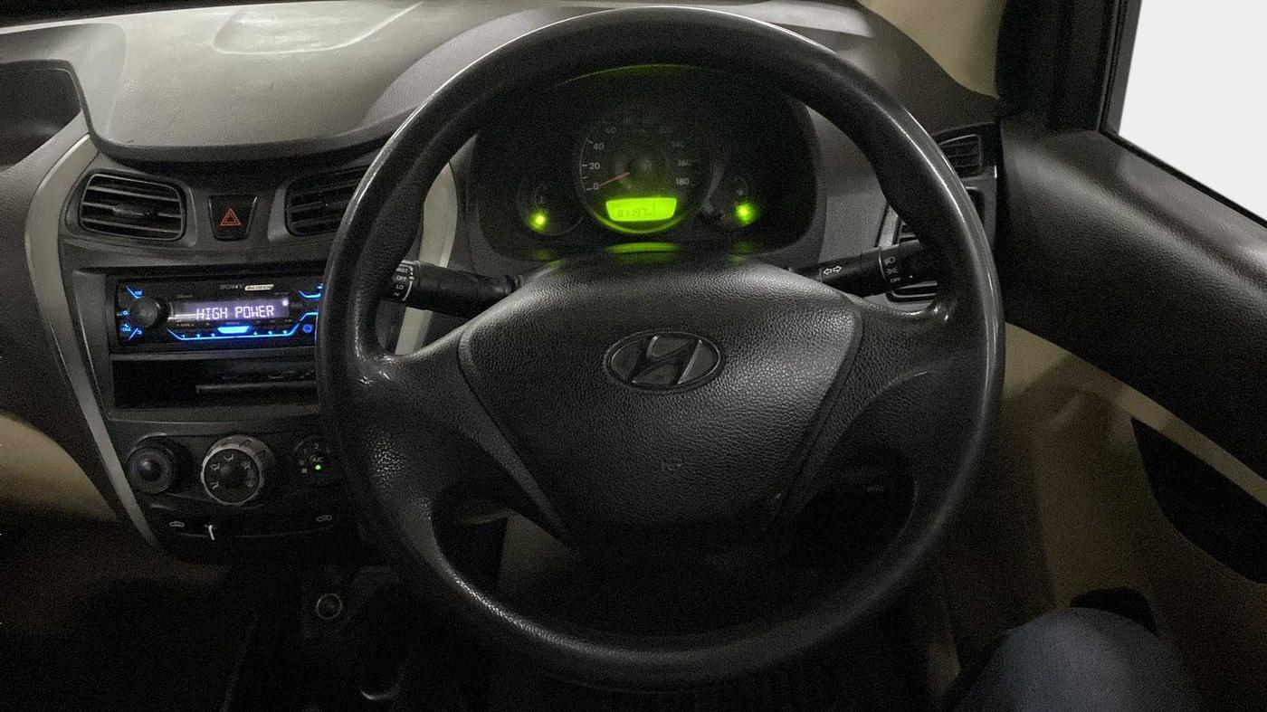 2018 Hyundai Eon ERA +, Petrol, Manual, 81,143 km, Steering Wheel Close Up