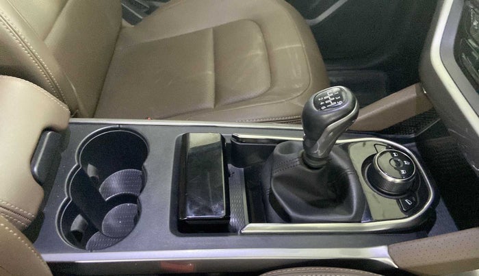 2019 Tata Harrier XZ 2.0L, Diesel, Manual, 27,618 km, Gear Lever