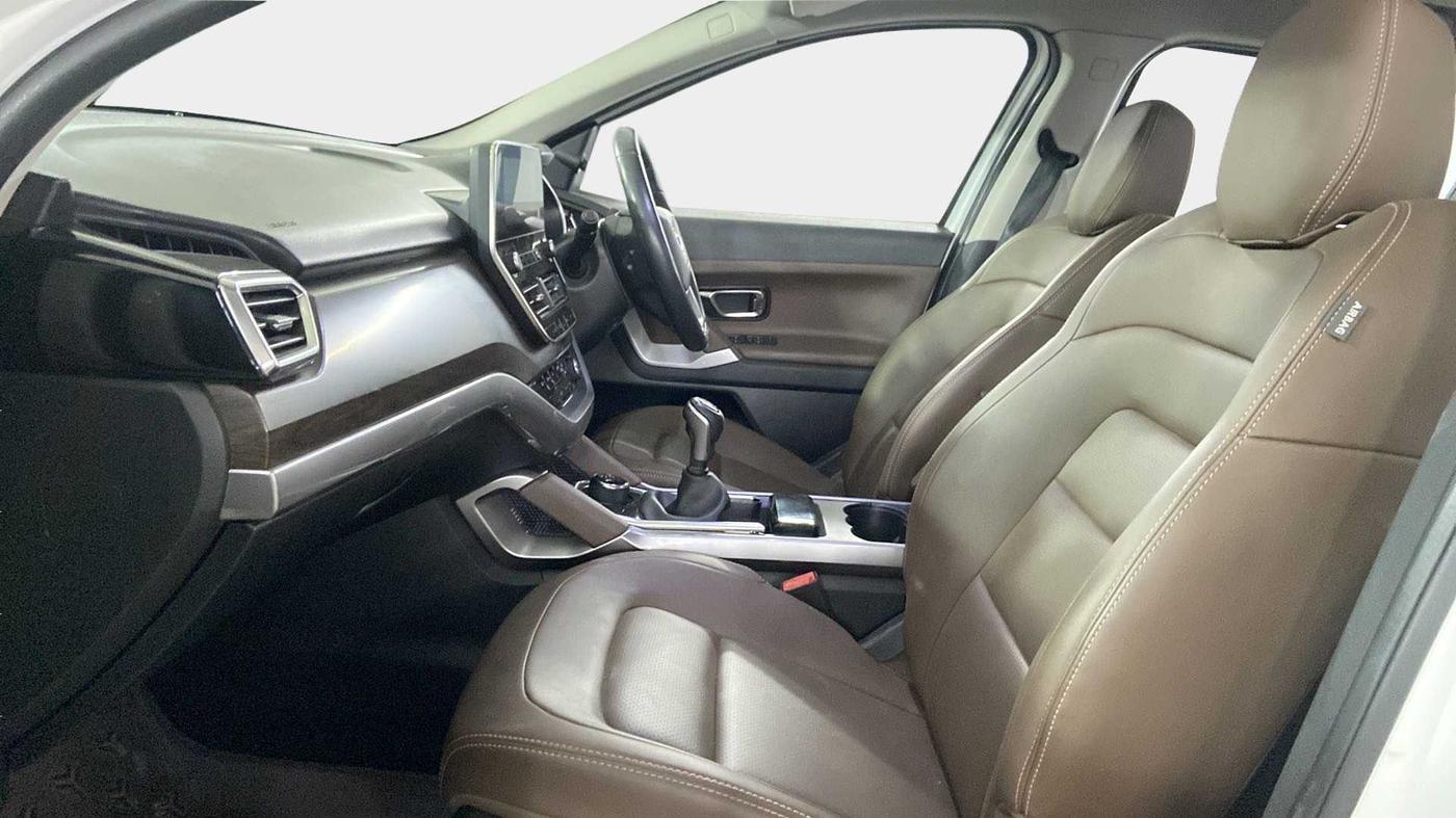 2019 Tata Harrier XZ 2.0L, Diesel, Manual, 27,618 km, Right Side Front Door Cabin