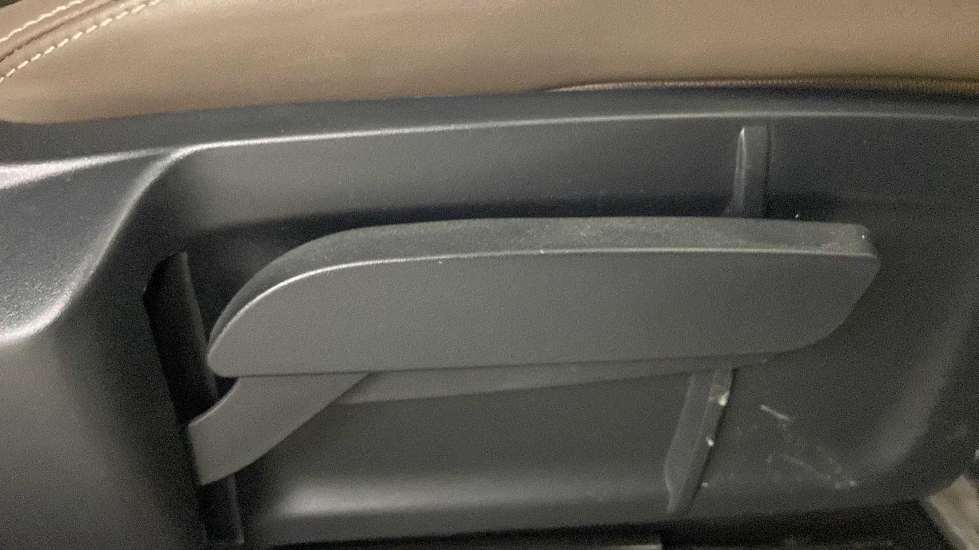 2019 Tata Harrier XZ 2.0L, Diesel, Manual, 27,618 km, Driver Side Adjustment Panel