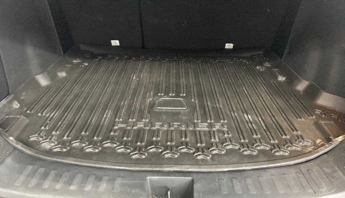 2019 Tata Harrier XZ 2.0L, Diesel, Manual, 27,618 km, Boot Inside
