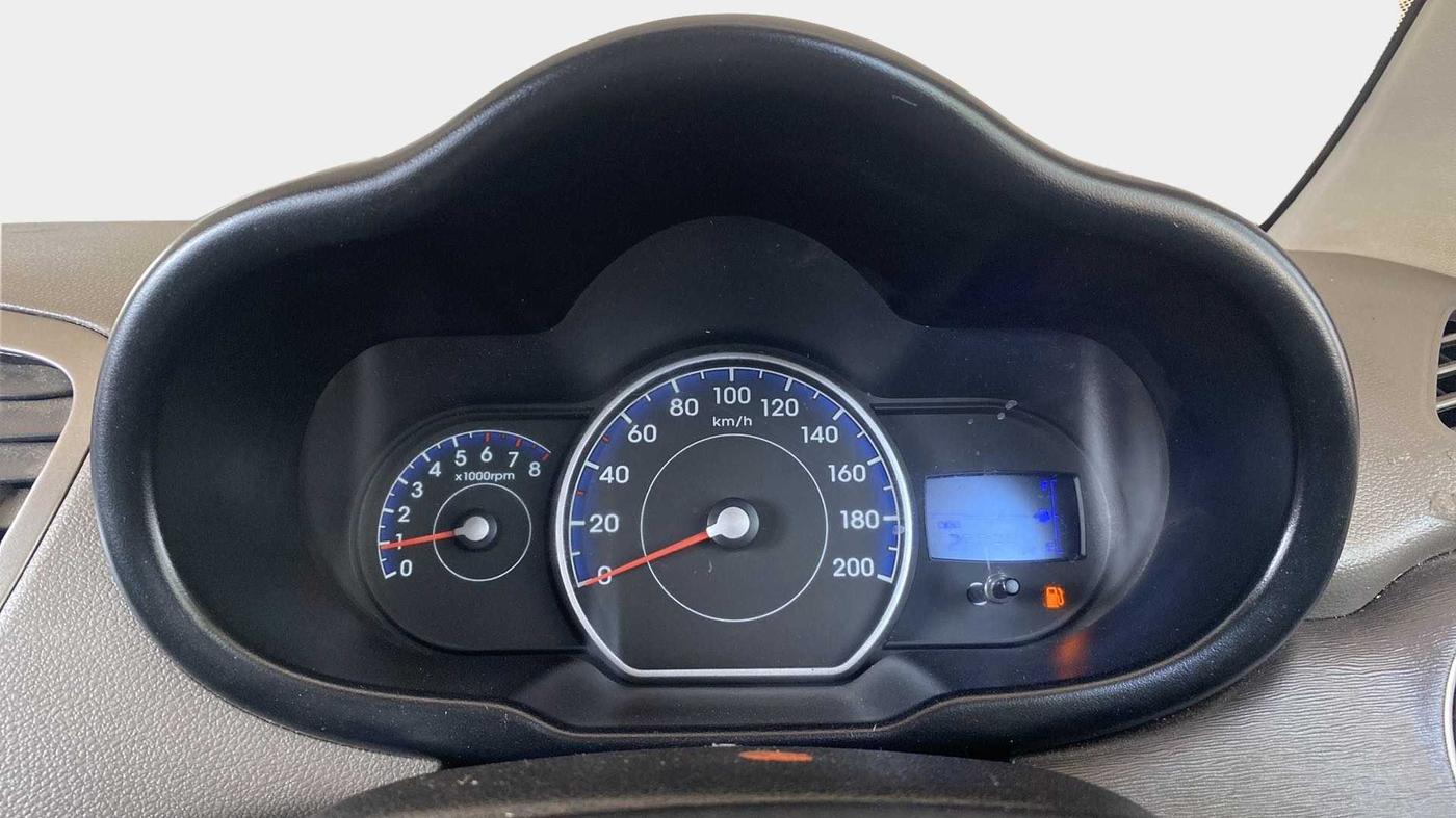 2016 Hyundai i10 MAGNA 1.1, Petrol, Manual, 25,994 km, Odometer Image