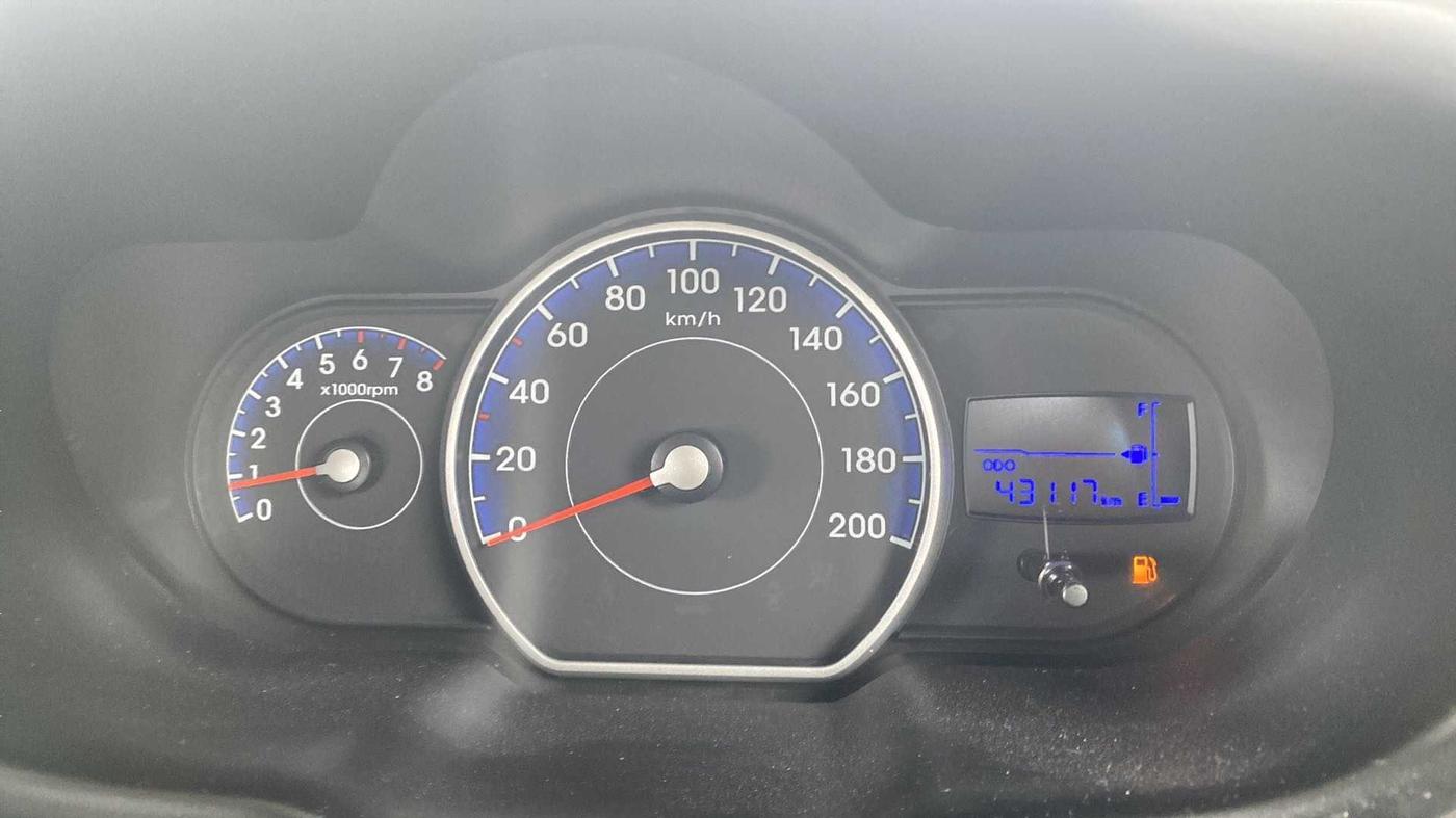 2015 Hyundai i10 SPORTZ 1.1, Petrol, Manual, 43,275 km, Odometer Image