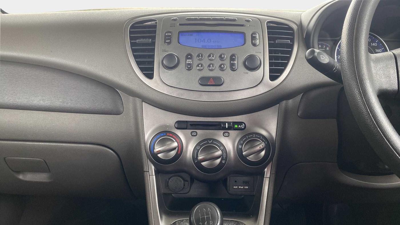 2015 Hyundai i10 SPORTZ 1.1, Petrol, Manual, 43,275 km, Air Conditioner