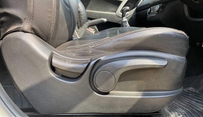 2019 Hyundai Creta SX SPORTS EDITION 1.6 PETROL DUAL TONE, Petrol, Manual, 95,046 km, Driver Side Adjustment Panel