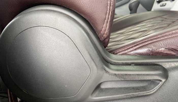 2021 Tata Tiago XT PETROL, Petrol, Manual, 40,384 km, Driver Side Adjustment Panel