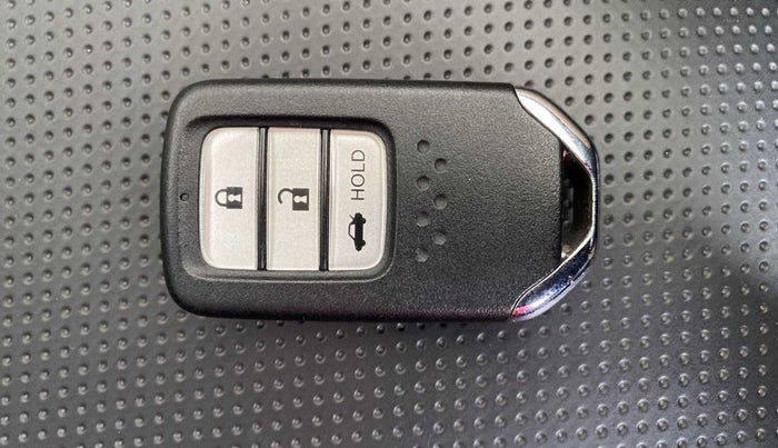 2020 Honda Amaze 1.2L I-VTEC VX, Petrol, Manual, 30,770 km, Key Close Up