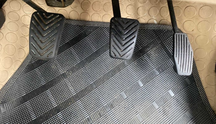 2012 Hyundai Eon ERA +, Petrol, Manual, 65,493 km, Pedals