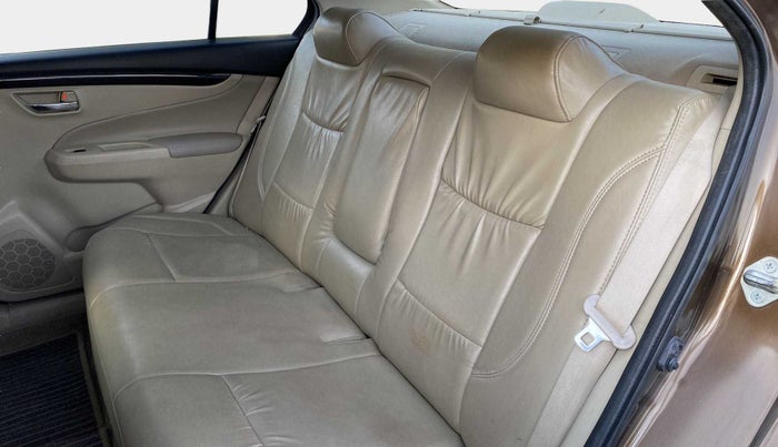 2017 Maruti Ciaz ZXI+, Petrol, Manual, 60,854 km, Right Side Rear Door Cabin