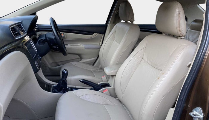 2017 Maruti Ciaz ZXI+, Petrol, Manual, 60,854 km, Right Side Front Door Cabin