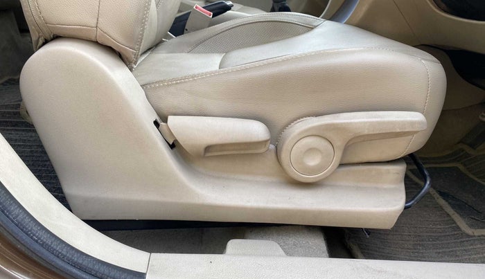 2017 Maruti Ciaz ZXI+, Petrol, Manual, 60,854 km, Driver Side Adjustment Panel