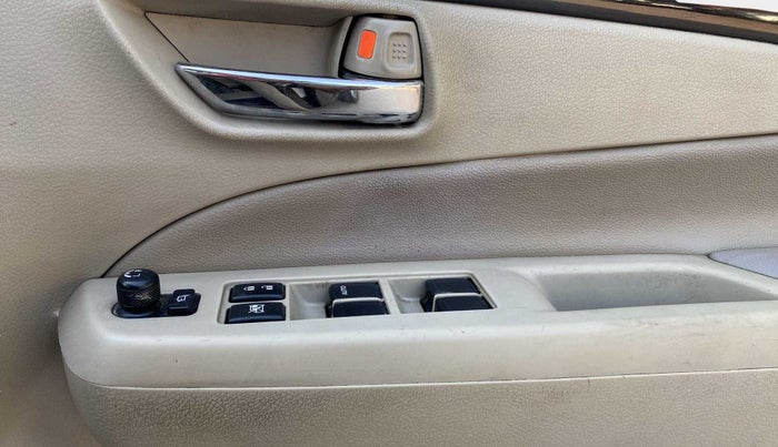 2017 Maruti Ciaz ZXI+, Petrol, Manual, 60,854 km, Driver Side Door Panels Control