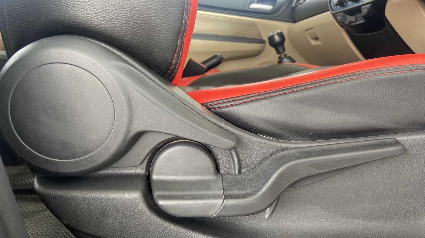 2019 Honda Amaze 1.5L I-DTEC S, Diesel, Manual, 86,493 km, Driver Side Adjustment Panel