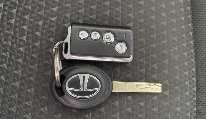2019 Tata Tiago XM PETROL, Petrol, Manual, 16,820 km, Key Close Up