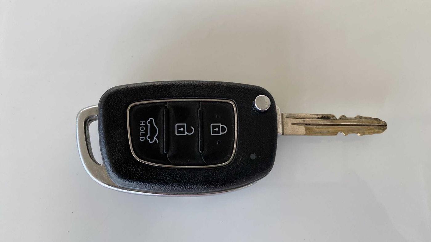 2022 Hyundai AURA S 1.2 CNG, CNG, Manual, 56,564 km, Key Close Up