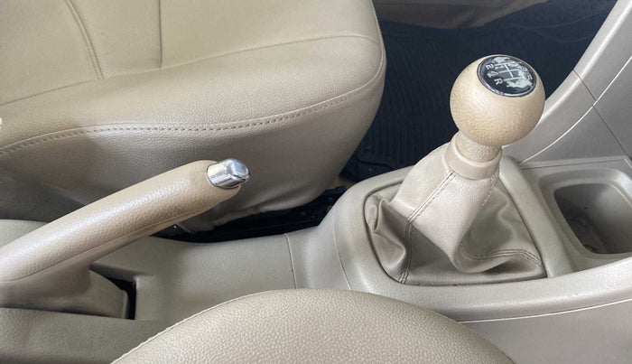 2014 Maruti Swift Dzire VXI, Petrol, Manual, 65,710 km, Gear Lever