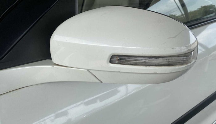 2014 Maruti Swift Dzire VXI, Petrol, Manual, 65,710 km, Left rear-view mirror - Indicator light has minor damage