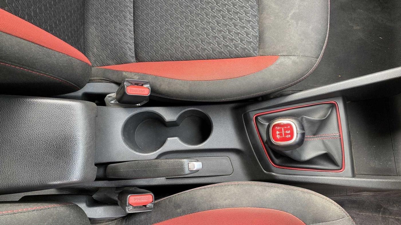 2018 Hyundai i20 Active 1.2 SX DUAL TONE, Petrol, Manual, 42,092 km, Gear Lever