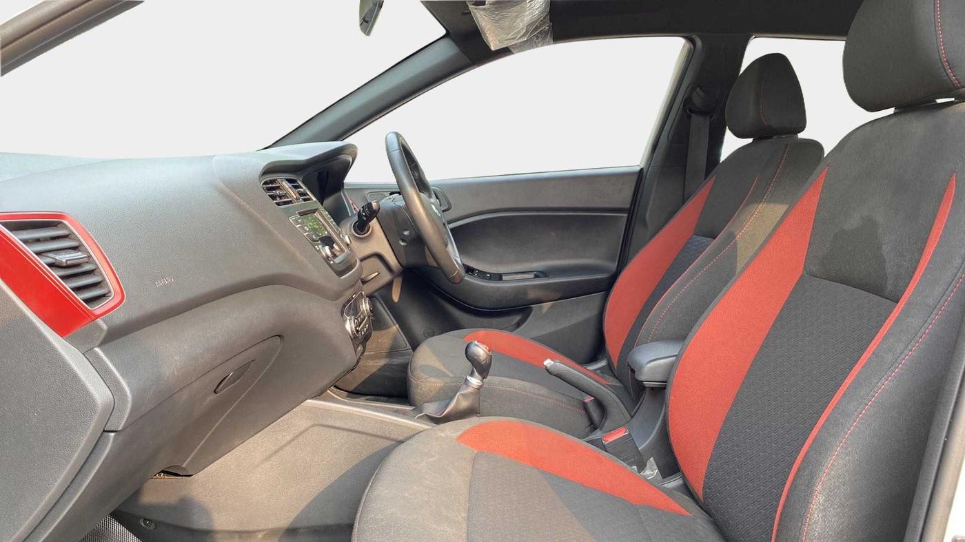 2018 Hyundai i20 Active 1.2 SX DUAL TONE, Petrol, Manual, 42,092 km, Right Side Front Door Cabin