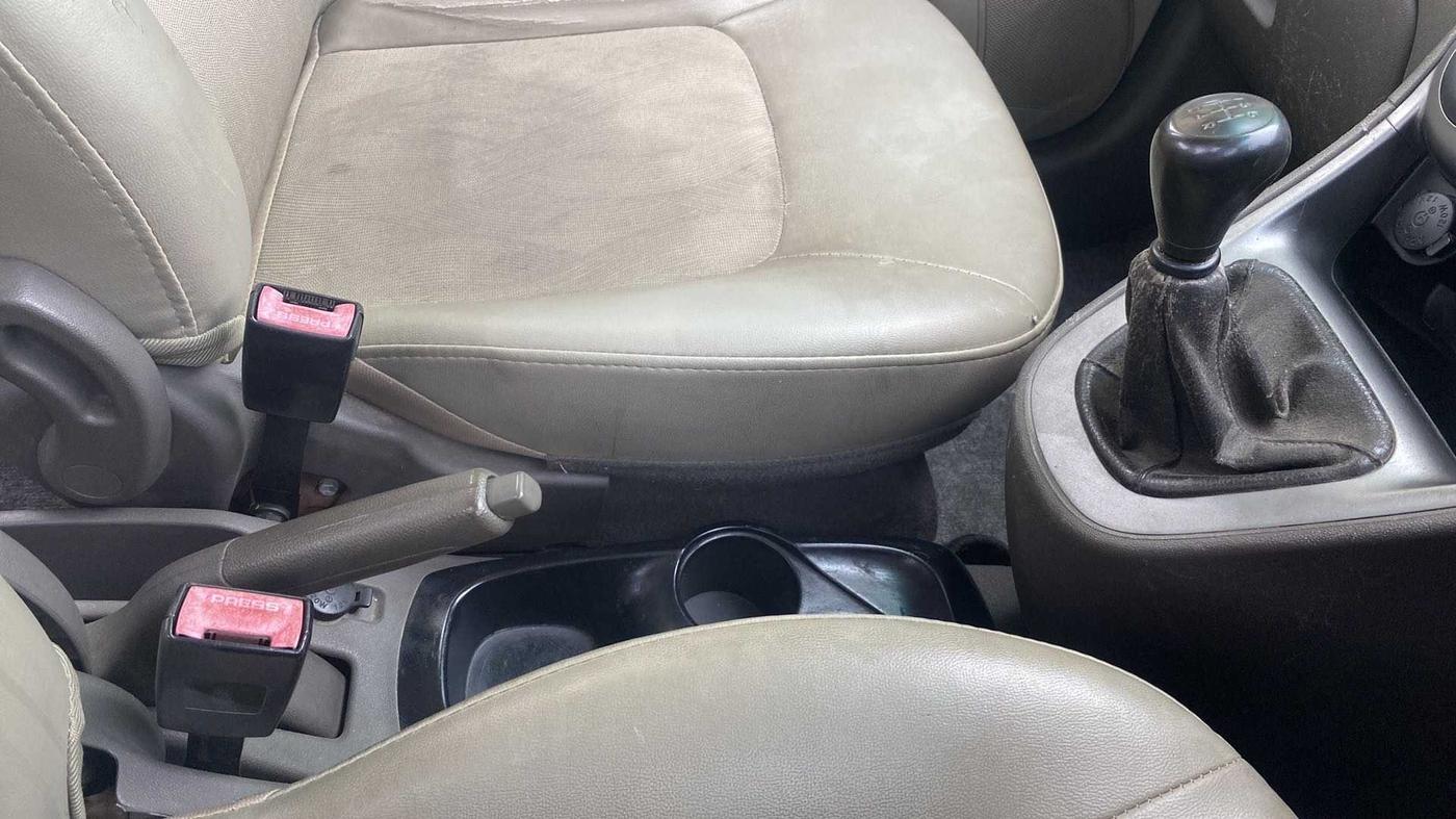 2011 Hyundai i10 MAGNA 1.2, Petrol, Manual, 74,496 km, Gear Lever