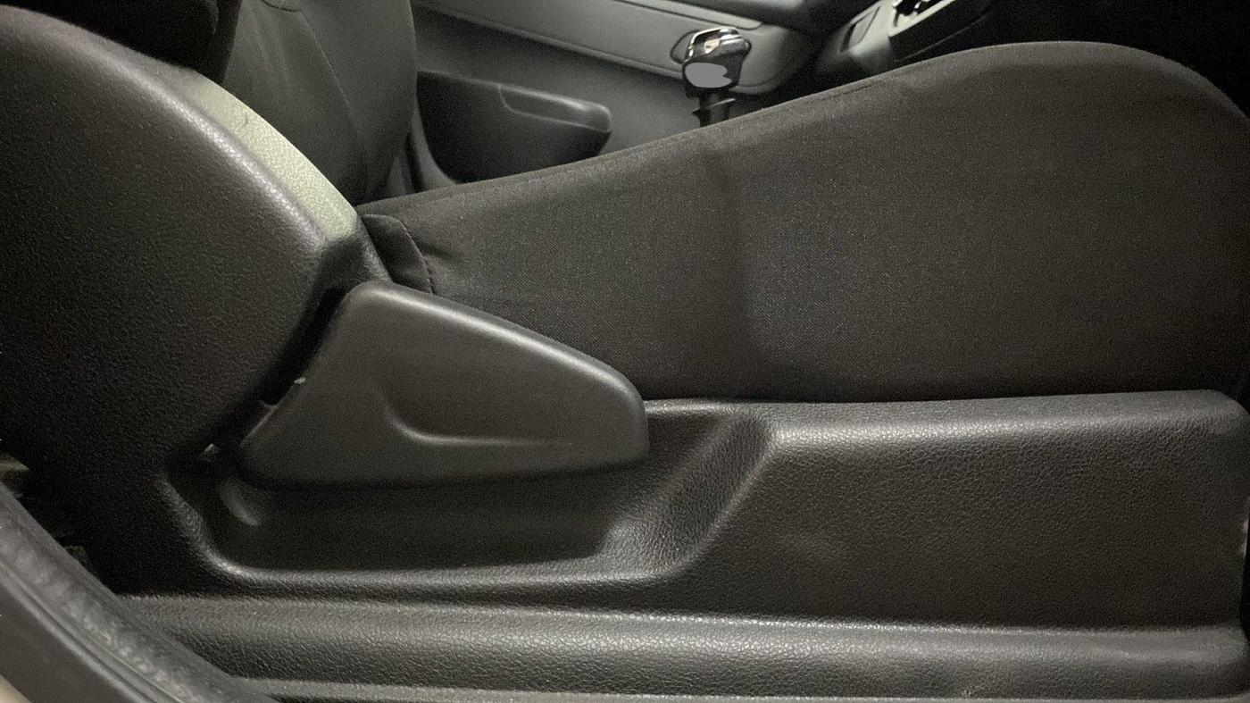 2021 Renault Kwid RXT 1.0 (O), Petrol, Manual, 27,960 km, Driver Side Adjustment Panel