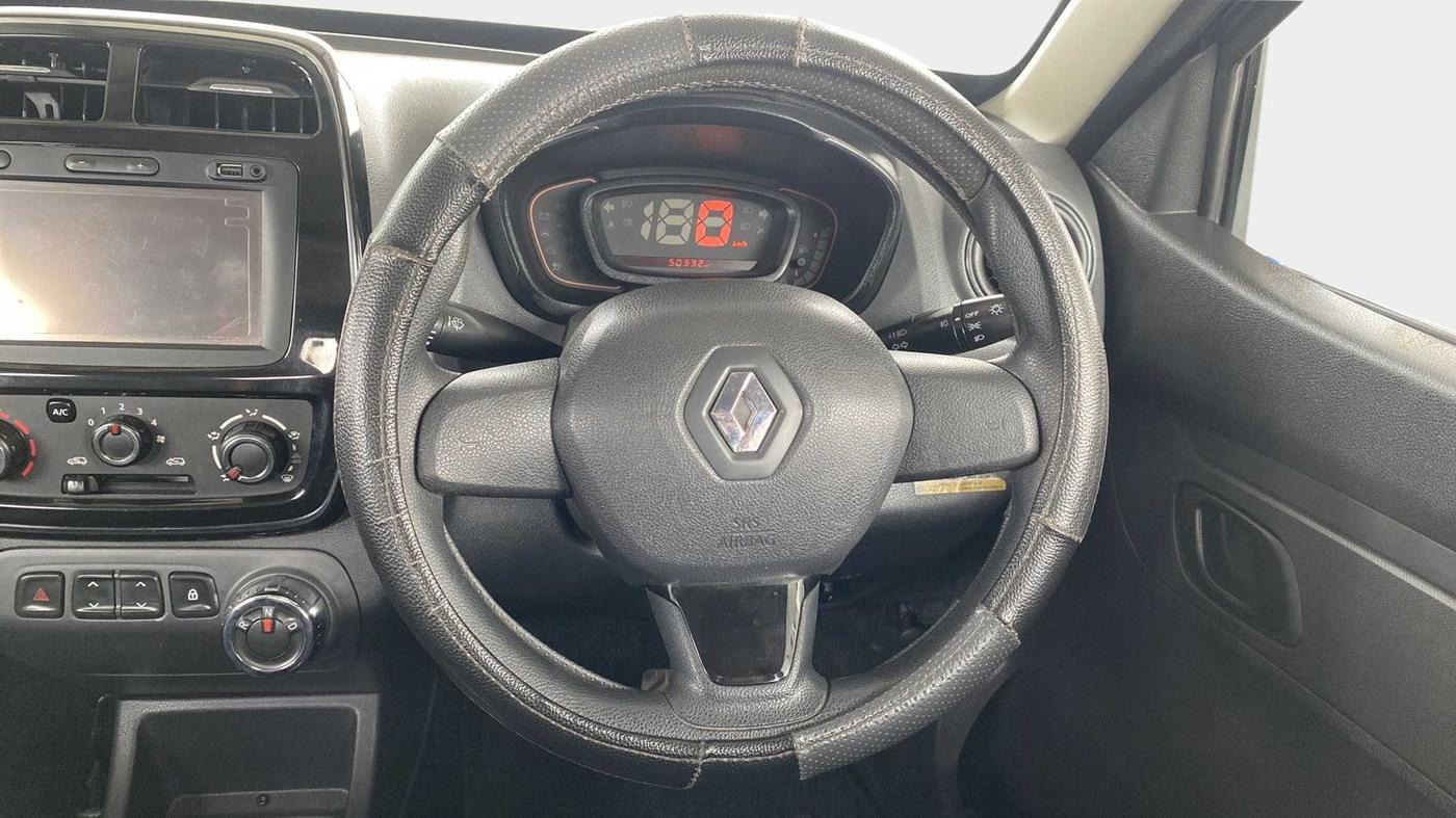 2016 Renault Kwid RXT 1.0 AMT, Petrol, Automatic, 50,317 km, Steering Wheel Close Up