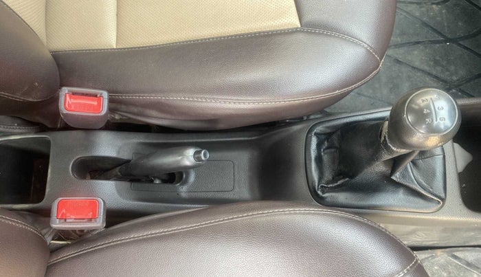 2018 Hyundai Eon ERA +, Petrol, Manual, 16,104 km, Gear Lever
