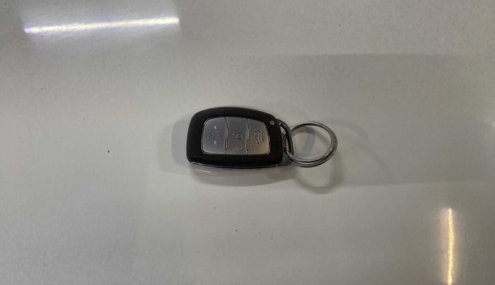 2022 Hyundai GRAND I10 NIOS ASTA 1.2 KAPPA VTVT, Petrol, Manual, 20,634 km, Key Close Up