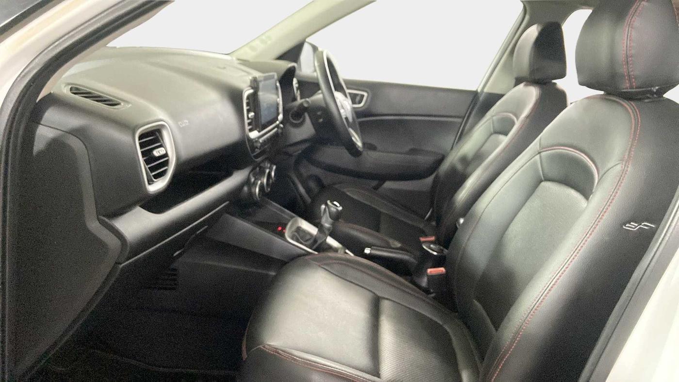 2019 Hyundai VENUE SX PLUS 1.0 TURBO DCT, Petrol, Automatic, 22,617 km, Right Side Front Door Cabin