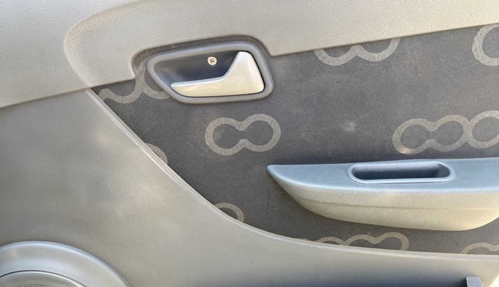 2015 Maruti Alto 800 VXI, Petrol, Manual, 39,340 km, Driver Side Door Panels Control