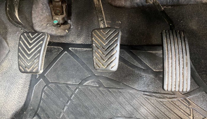 2015 Hyundai Eon D-LITE+, Petrol, Manual, 32,167 km, Pedals