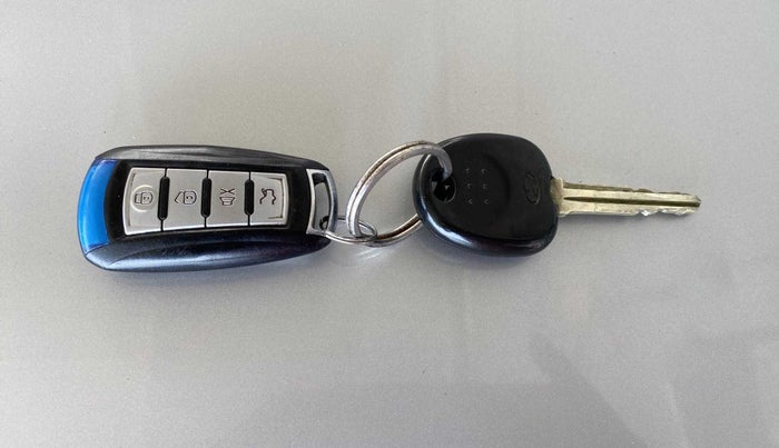 2015 Hyundai Eon D-LITE+, Petrol, Manual, 32,167 km, Key Close Up