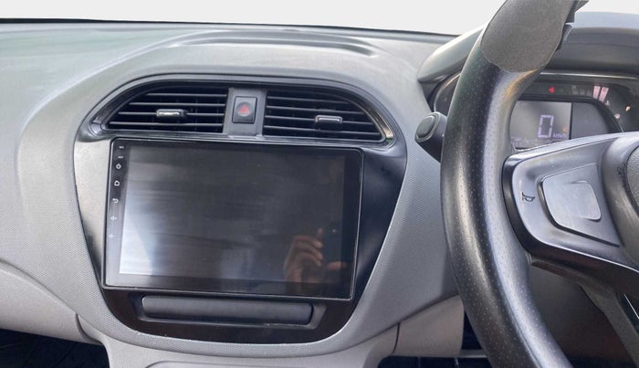 2020 Tata TIGOR XE PETROL, Petrol, Manual, 26,656 km, Infotainment System