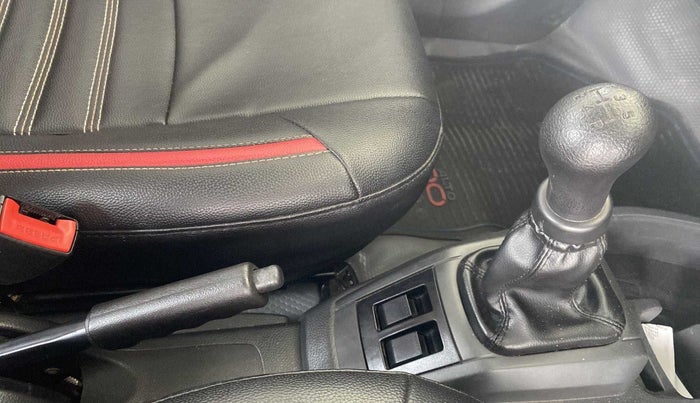 2017 Maruti Alto 800 LXI, Petrol, Manual, 29,937 km, Gear Lever