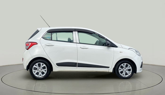 2016 Hyundai Grand i10 MAGNA AT 1.2 KAPPA VTVT, Petrol, Automatic, 37,322 km, Right Side View