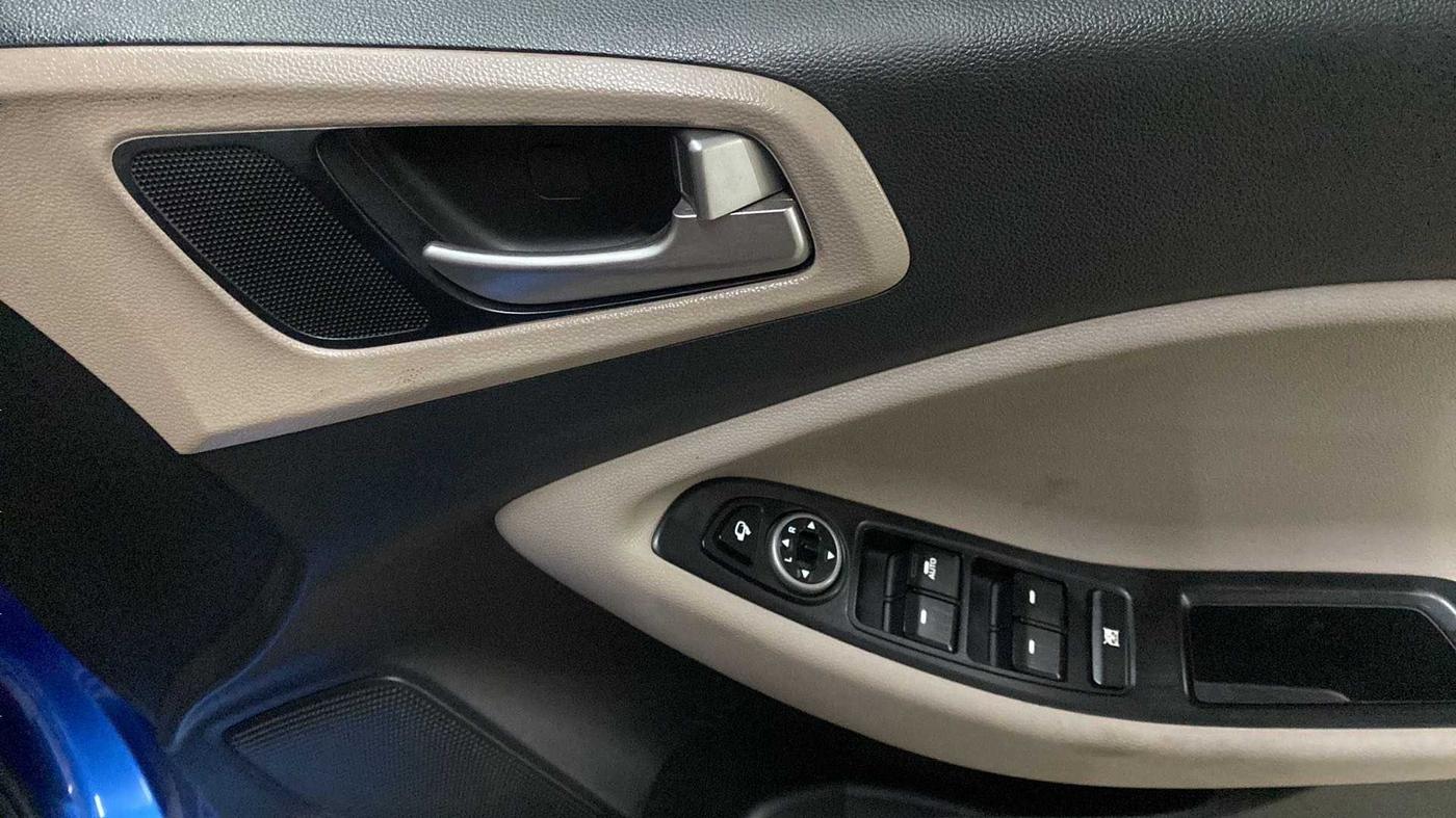 2019 Hyundai Elite i20 ASTA 1.2  CVT, Petrol, Automatic, 25,102 km, Driver Side Door Panels Control