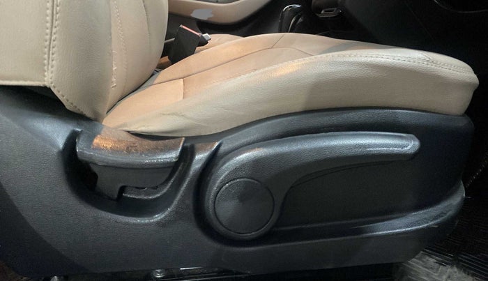 2019 Hyundai Elite i20 ASTA 1.2  CVT, Petrol, Automatic, 25,102 km, Driver Side Adjustment Panel