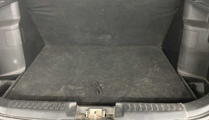 2021 Toyota URBAN CRUISER MID GRADE AT, Petrol, Automatic, 62,441 km, Dicky (Boot door) - Tool missing