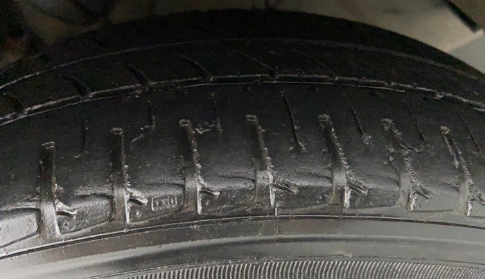 2016 Honda City V MT PETROL, Petrol, Manual, 44,319 km, Left Rear Tyre Tread